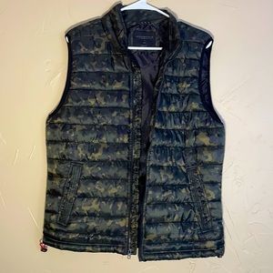 Aeropostale Camo Zip Up Light Vest Mens Sz M